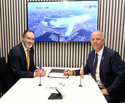 JetZero CEO Tom O'Leary (left) with Martin Gauss, Chief Executive Officer of Gulf Air signing a Letter of Intent for Z4 aircraft at the 202