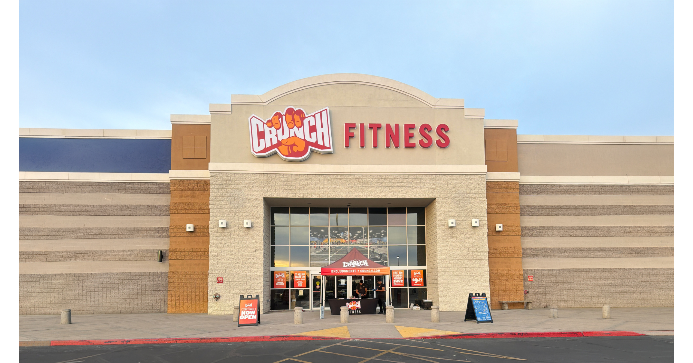 Crunch Fitness Franchisee Brings 20 New Clubs to Phoenix by 2027