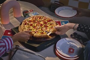 Domino's® ofrece descuentos de verano: todas las pizzas del menú tienen un 50 % de descuento, del 27 de julio al 2 de agosto