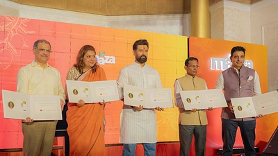 Amit Bedi, CEO, Moon Beverages; Devyani Rana, VP– Public Affairs, Communications and Sustainability, Coca-Cola India & Southwest Asia; Shri Chirag Paswan, Hon'ble Union Minister of Food Processing Industries, Government of India; Col. Akhilesh Kumar Pandey, Chief Postmaster General, Delhi Circle, Department of Posts; and Paritosh Ladhani, Joint MD, SLMG Beverages Pvt. Ltd., at Bikaner House, New Delhi, released the Special Cover celebrating 50 Years of Maaza.