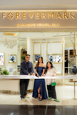 Ribbon cutting with Mr. Mallikarjuna Reddy Yarabolu, Managing Director; Ms. Raima Sen, Actor & Ms. Komal Dalmia, Partner MGA lifestyle.