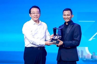 Tony Jaa devient le 30 millionième client de GAC - GAC s'impose comme une référence mondiale grâce à <em>son</em> « véritable savoir-faire »