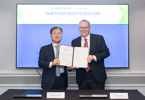 HD Korea Shipbuilding & Offshore Engineering signed a Memorandum of Understanding (MOU) with Fraser Industries LLC for cooperation on shipyard modernization to revitalize the U.S. shipbuilding industry. (From left: Kim Hyung-kwan, President & CEO of HD Korea Shipbuilding & Offshore Engineering; and Patrick V. Kelly, CEO of Fraser Industries LLC.) HD Korea Shipbuilding & Offshore Engineering signed a Memorandum of Understanding (MOU) with Fraser Industries LLC for cooperation on shipyard modernization to revitalize the U.S. shipbuilding industry. (From left: Kim Hyung-kwan, President & CEO of HD Korea Shipbuilding & Offshore Engineering; and Patrick V. Kelly, CEO of Fraser Industries LLC.)