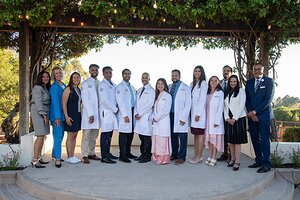 El Dominican Hospital da la bienvenida a la nueva generación de médicos especialistas en medicina interna