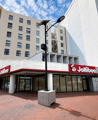 Joy to downtown San Francisco! Global restaurant sensation, Jollibee, will open its highly anticipated new location at 934 Market Street on Friday, July 31, 2026.