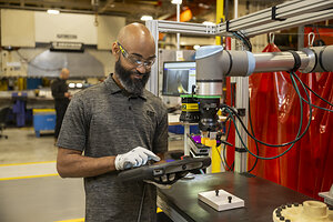 Caterpillar Invests in the Future of Manufacturing Talent in Illinois