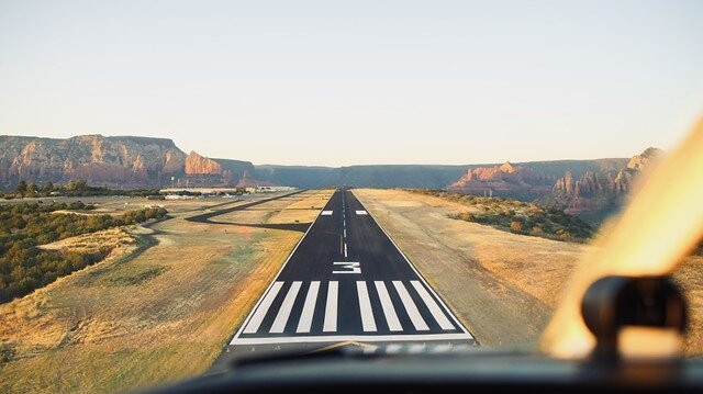 Du rêve de voler à la licence de pilote : Plus d'Américains se forment à l'aviation