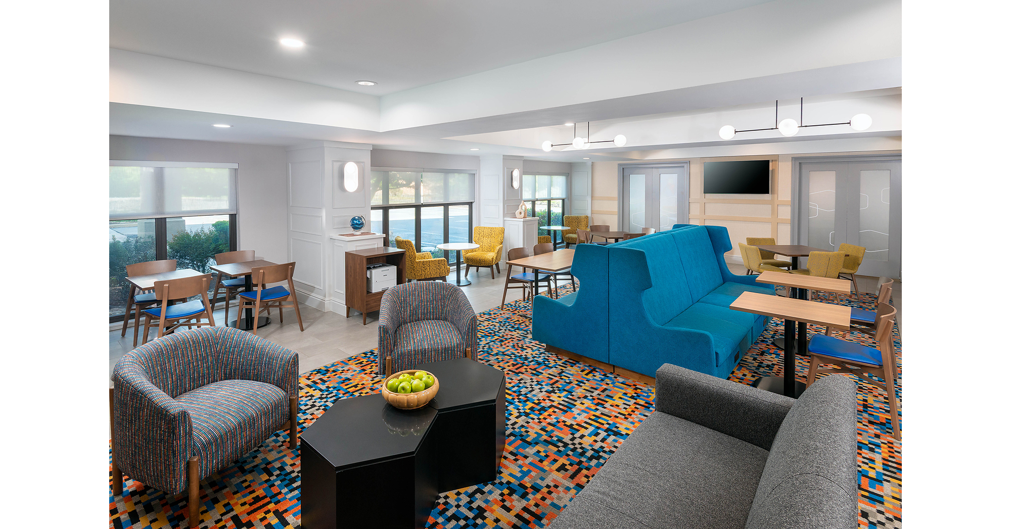 Inside and Out: Hampton Inn by Hilton South Plainfield-Piscataway Reveals it's All New Look