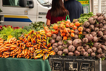 Explore six California Certified Farmers Markets throughout Napa Valley, where you'll find fresh produce, artisan foods, handcrafted goods, and a vibrant community.