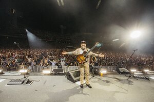 ZAC BROWN BAND CELEBRATES RECORD-BREAKING 15TH FENWAY SELLOUT BY SURPRISING ENTIRE AUDIENCE WITH MARGARITAVILLE AT SEA VACATIONS