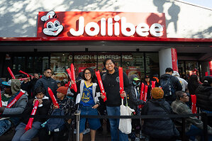 Jollibee Welcomes Swarms of Delighted Fans at the Grand Opening of Its New Downtown San Francisco Location, Marking a Truly Joyful Milestone for the Brand