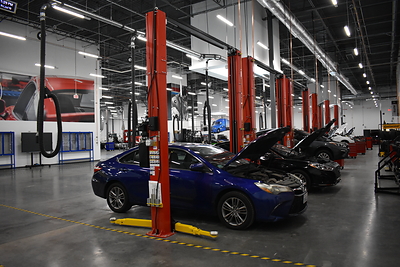 UTI-Atlanta automotive lab