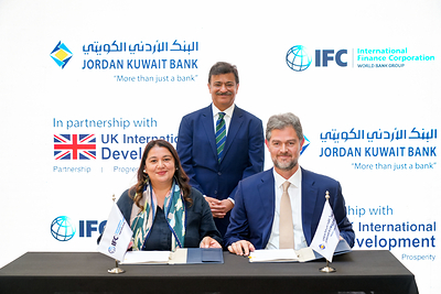 Pictured, right to left: Mr. Haethum Buttikhi – Group CEO - Jordan Kuwait Bank,  Mr. Khawaja Aftab Ahmed Division Director – Levant, Iraq and Yemen – IFC  and Ms. Momina Aijazuddin - Regional Industry Director – Financial Institutions Group – MCA – IFC