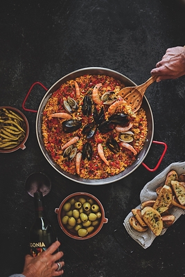 Authentic Spanish Paella from La Tienda