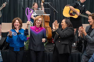 From left to right: Dr. Cady Coleman, former NASA astronaut and retired U.S. Air Force Colonel; Ann Drake, Center Founder, Chair & President; Dr. Chevy Humphrey, President & CEO of the Griffin Museum of Science and Industry; and Jeanne Gang, MacArthur Fellow, award-winning architect, and founding partner of Studio Gang.