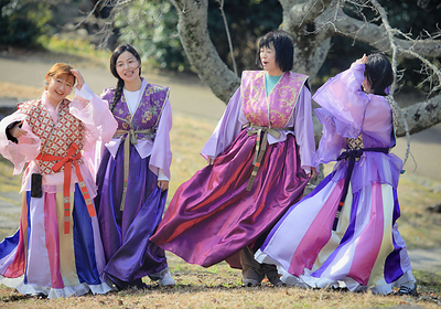 You can rent ancient costumes at the Asuka Tourism Association, located in front of Kintetsu Asuka Station. You can rent ancient costumes at the Asuka Tourism Association, located in front of Kintetsu Asuka Station.