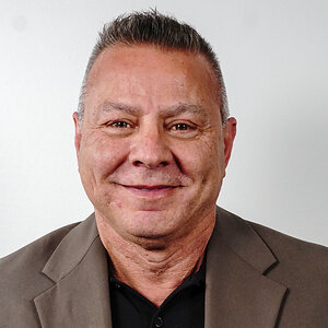 PostNet opens new Hialeah location led by experienced logistics specialist