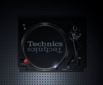 Technics SL-1200 Direct Drive Turntable
