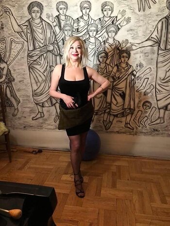 Maria Andriasova photographed by Guillermo Esparza at Esparza's NYC Art Studio. All Rights Reserved.