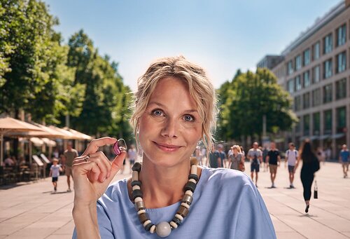 Oticon Reveal™ – the world’s first hearing aid powered by Dual AI