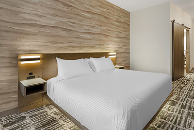 Cambria Hotel Bend - Mt. Bachelor bed