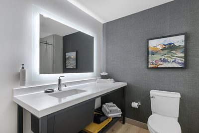Cambria Hotel Bend - Mt. Bachelor bathroom