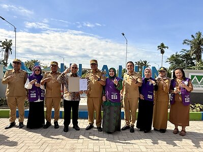 Peresmian dihadiri oleh Bupati Deli Serdang dr. H. Asri Ludin Tambunan, Wakil Bupati Deli Serdang Lom Lom Suwondo, Ketua TP PKK Kabupaten Deli Serdang Ny. Jelita Asri Ludin Tambunan, jajaran Forum Koordinasi Pimpinan Daerah (Forkopimda), Camat Percut Sei Tuan Muhammad Kennedy Tarigan, Kepala Desa Saentis, unsur pemerintah kabupaten, kecamatan, dan desa. Dari pihak Musim Mas, hadir Direktur Utama Gunawan Siregar didampingi Syafruddin Tarigan dan Johan Senjaya beserta jajaran manajemen perusahaan.
