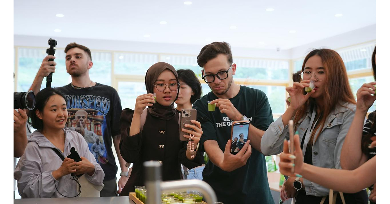 Gen Z Visitors Explore Guizhou's Path to Global Markets