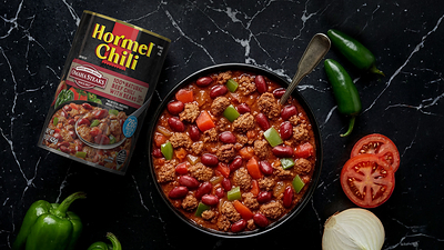 HORMEL® Chili is raising the bar for canned chili with the introduction of its new co-branded chili developed in collaboration with OMAHA STEAKS®. 