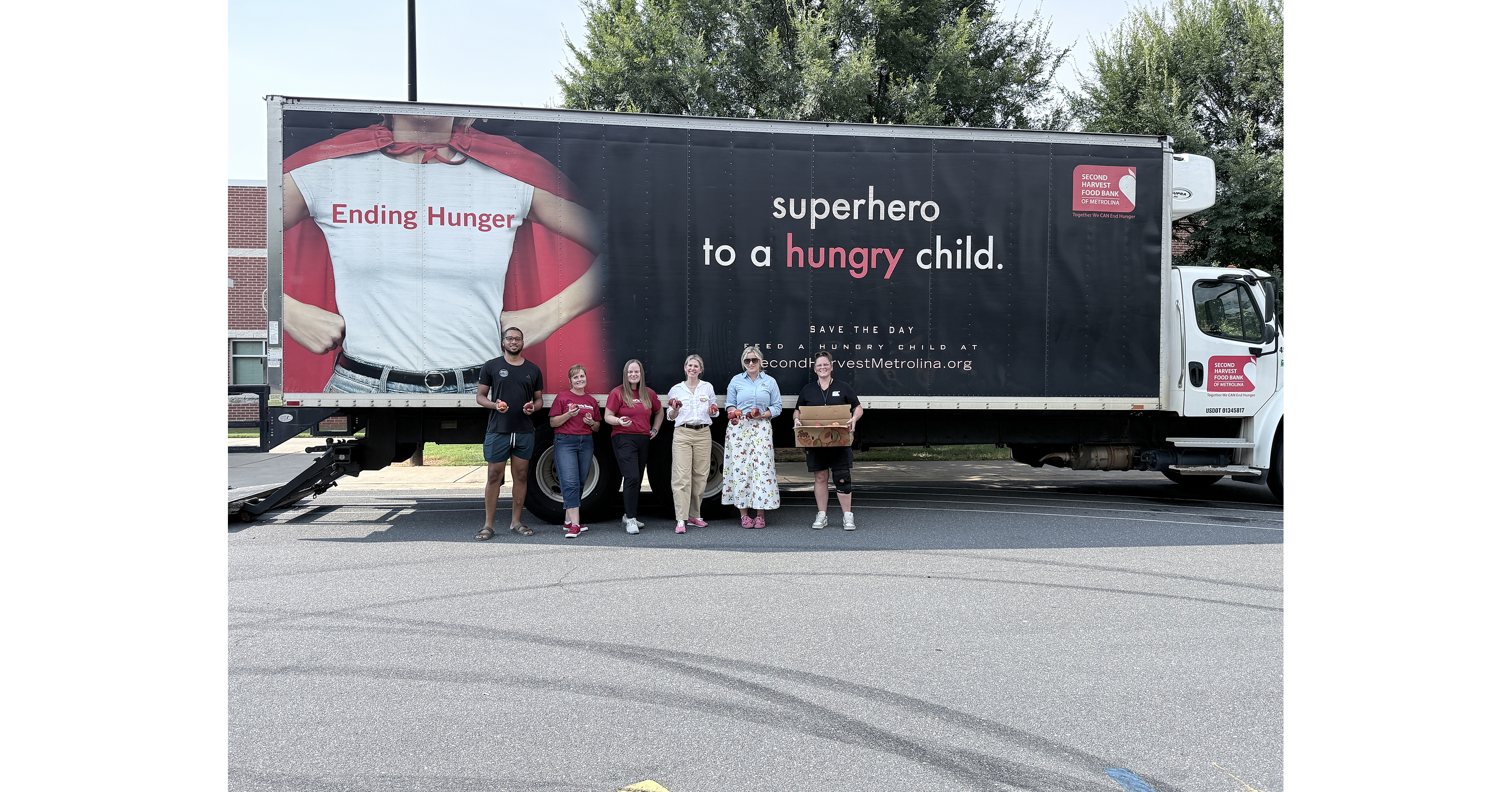 Harris Teeter and Titan Farms Celebrate 13th Annual Peaches with a Purpose Campaign