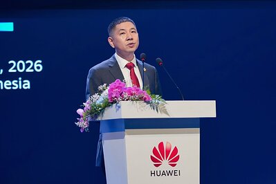 Leon Wang, President of Huawei Data Communication Product Line, giving a speech