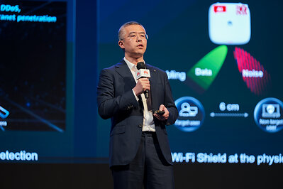 John Cai, Vice President of Huawei Data Communication Product Line, delivering a speech