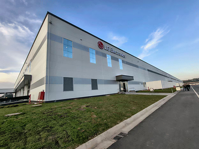 LG Electronics' new facility in Paraná, Brazil, spans an area of approximately 770,000 square meters and has an annual production capacity of approximately 600,000 refrigerators.