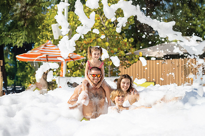 Endless Summer Beach Club: beachfront dining, refreshing drinks, and family fun. Endless Summer Beach Club: beachfront dining, refreshing drinks, and family fun.