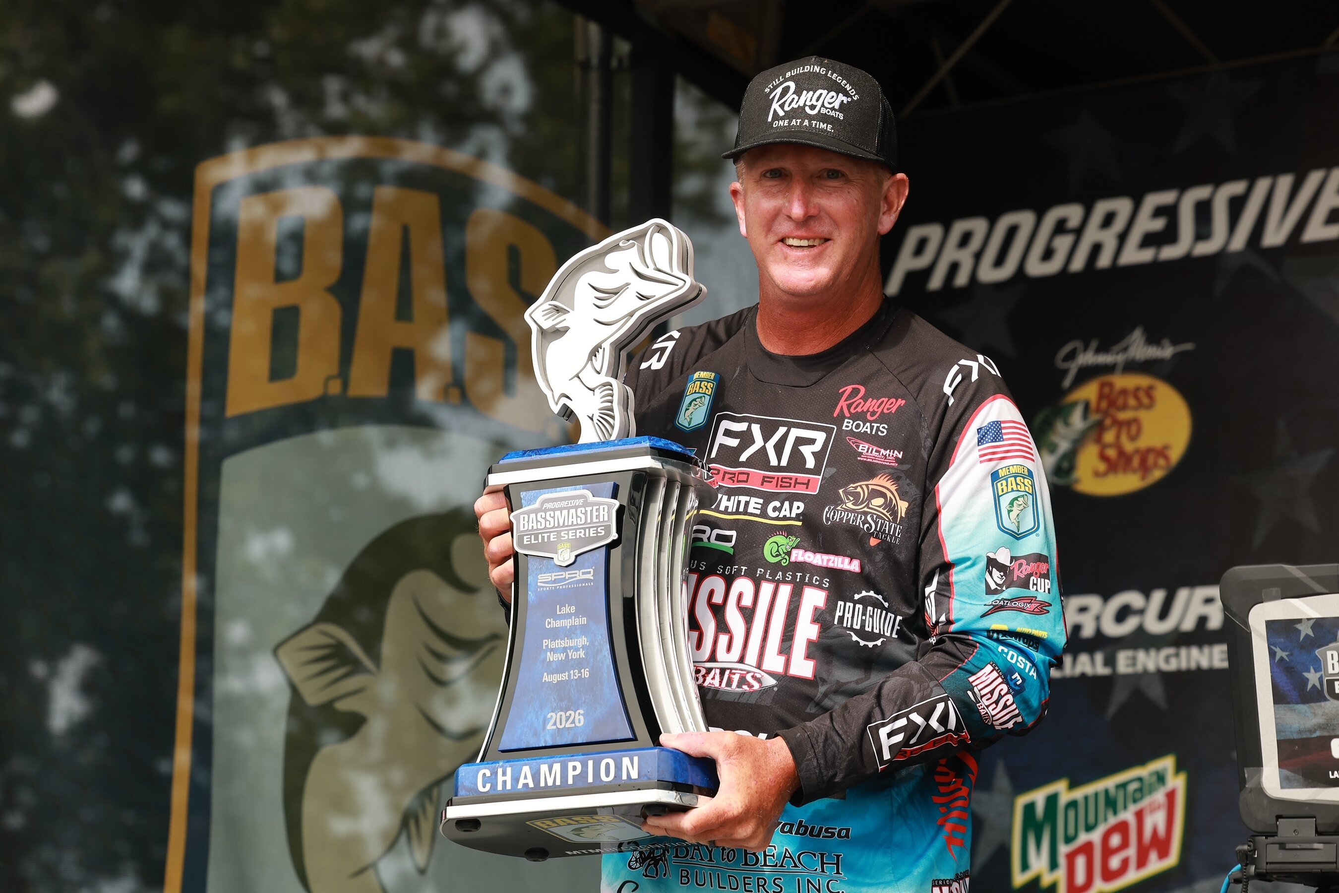 Bryan Schmitt gewinnt seine dritte Bassmaster Elite-Titel am Lake Champlain