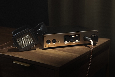 The all-seeing ARGOS and many-headed HYDRA pair two creatures of mythology in a modern electrostatic headphone system.