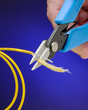 KEVLAR® SCISSORS MAKES A CLEAN CUT WITH ONE PASS
