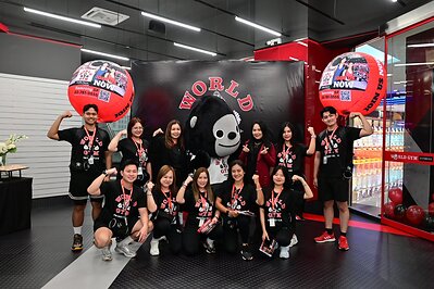World Gym Thailand team at Imperial World Samrong.