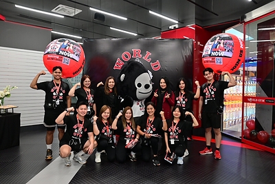 World Gym Thailand team at Imperial World Samrong.