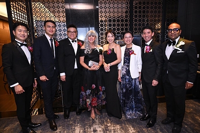 Ms Mary Kennedy Thompson, Chief Executive Officer of CorporateConnections, with Mr Teck Keng Yeo, National Director for Singapore, Mr Taichi Ito, National Director for Japan and Singapore, and the founding members of CorporateConnections Singapore 1 at the CorporateConnections Singapore First Chapter Launch Celebration Gala Dinner.