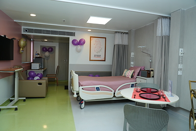 Momstory offers complete maternity care, from pregnancy and childbirth to postnatal recovery and postpartum wellness.