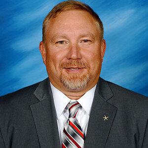 In HelloNation, Education Expert Joe Staton Explains Ways High School Students Can Earn College Credit Before Graduation