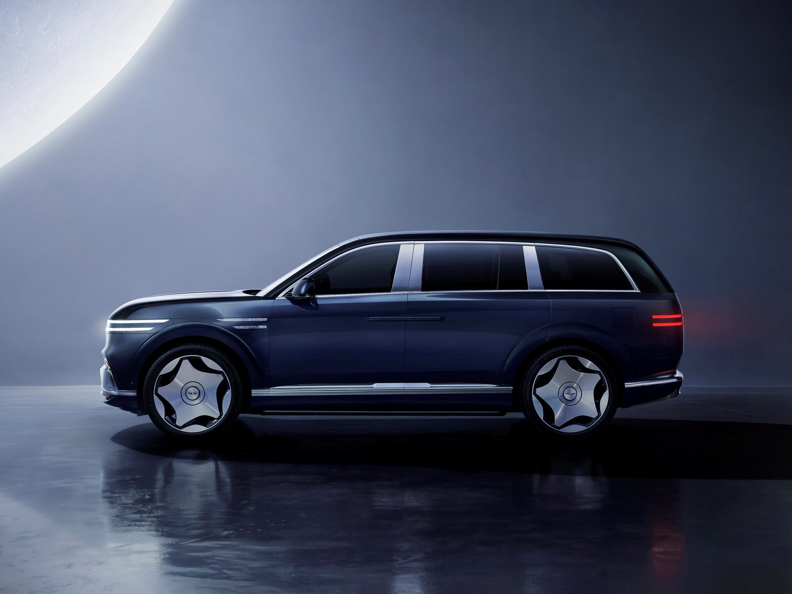 A NEW ICON'S ARRIVAL: GENESIS UNVEILS GV90 FLAGSHIP SUV