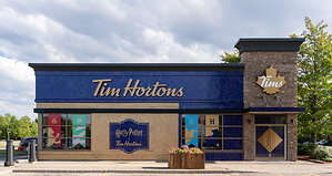 Tim Hortons® transforme un restaurant de Toronto en véritable porte d'entrée vers Poudlard pour célébrer son partenariat avec Harry Potter(MD)