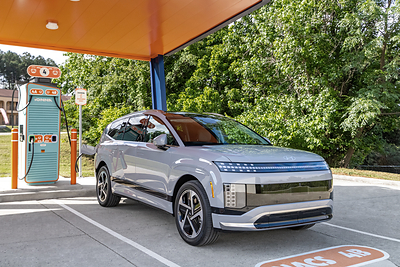 Hyundai U.S. EV Owners to Receive Automatic 10% Discount at All IONNA Fast‑Charging Stations via App and Plug & Charge