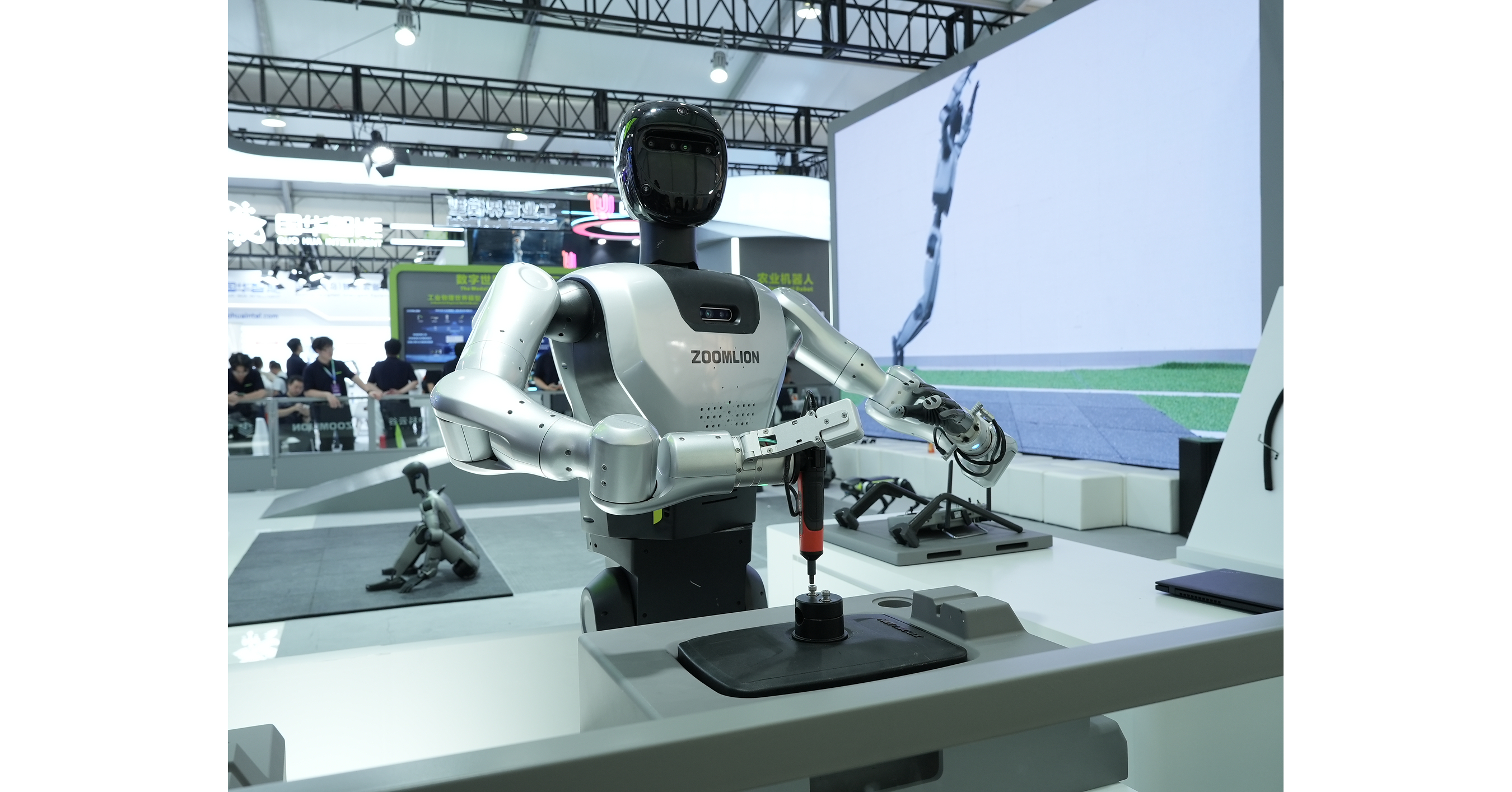 World Robot Conference 2026: Zoomlion präsentiert industrielle Embodied Intelligence World Robot Conference 2026: Zoomlion präsentiert industrielle Embodied Intelligence