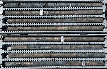 Figure 1: Sulphide-rich interval (205,58 a 213,14 m) in drill hole DDH26LU347.