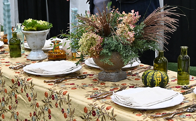 Learn to create beautiful holiday tablescapes at the Holiday Decorating Stage