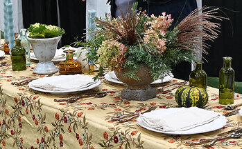 Learn to create beautiful holiday tablescapes at the Holiday Decorating Stage