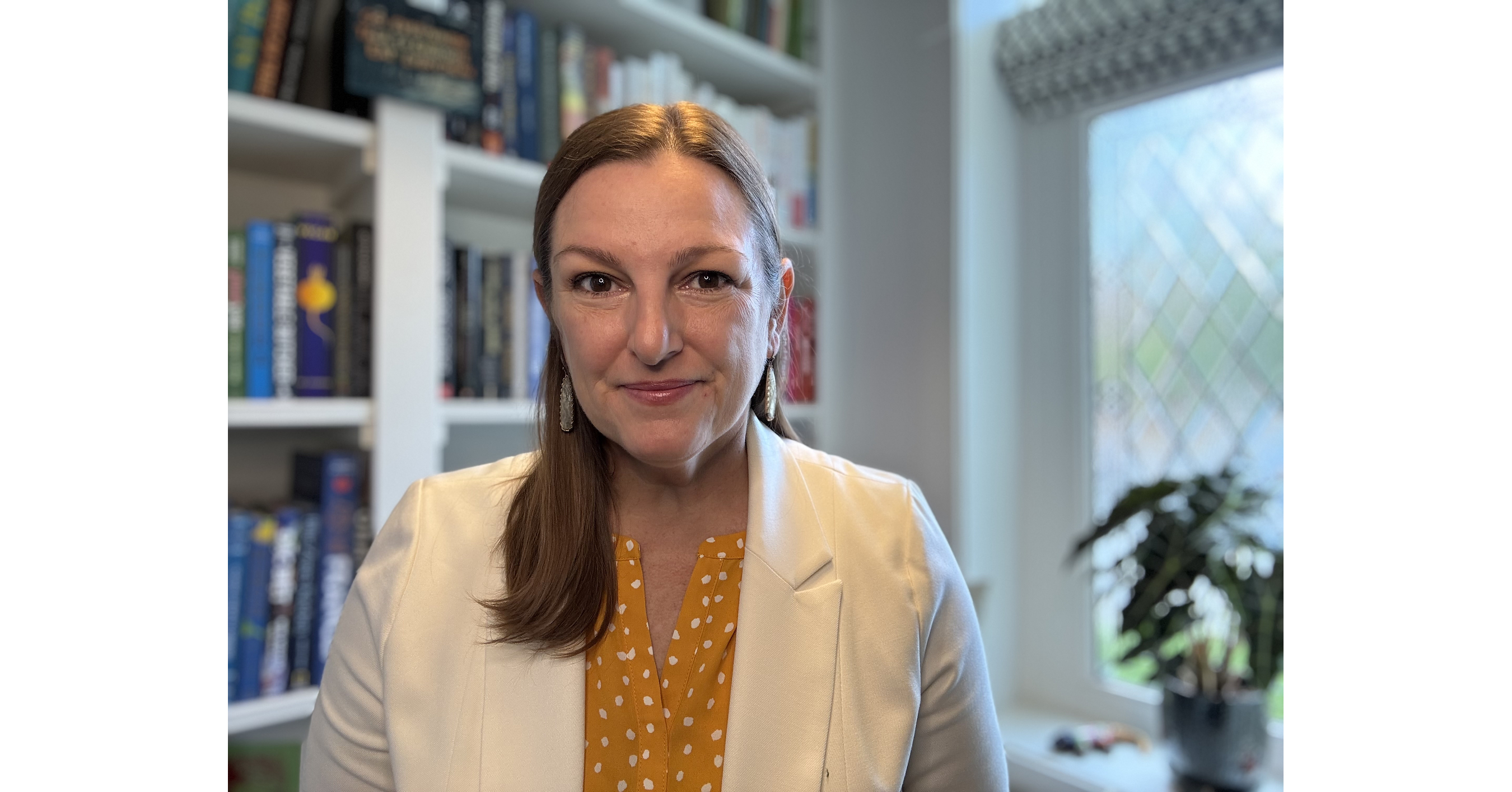 Education Writers Association Names Beth Francesco as Executive Director